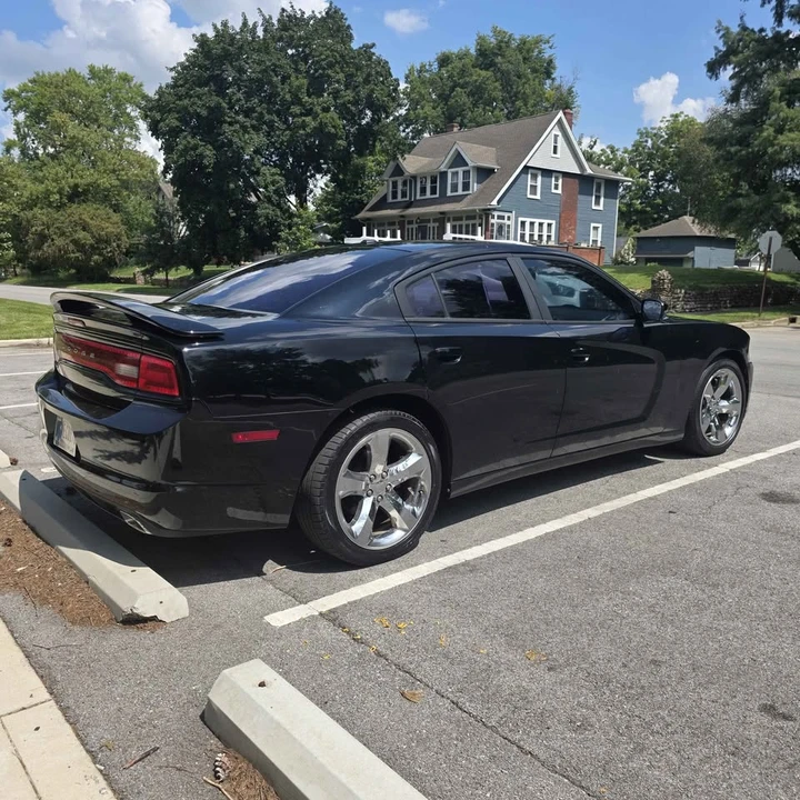 2012 Dodge Charger 7th Gen - Image 9 of 18
