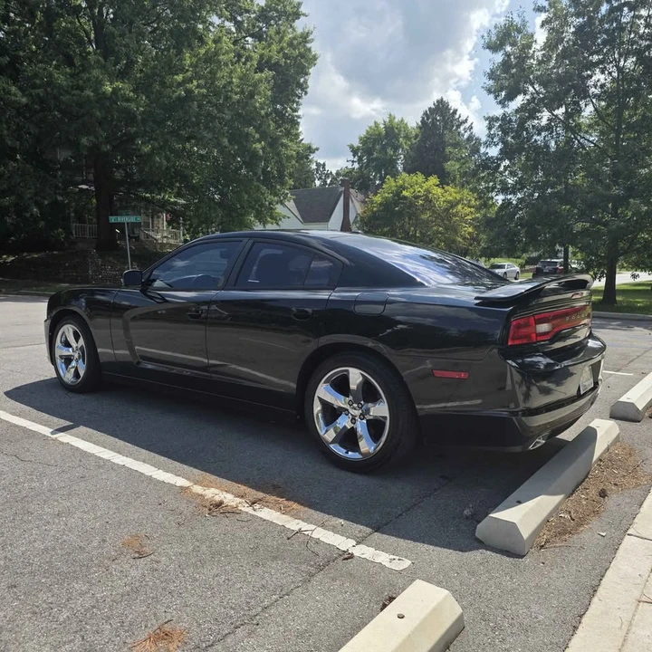 2012 Dodge Charger 7th Gen - Image 10 of 18