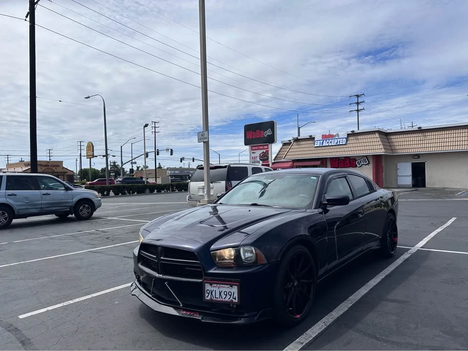 2012 Dodge Charger 7th Gen - Image 2 of 5