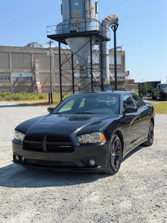2012 Dodge Charger 7th Gen - Image 2 of 19