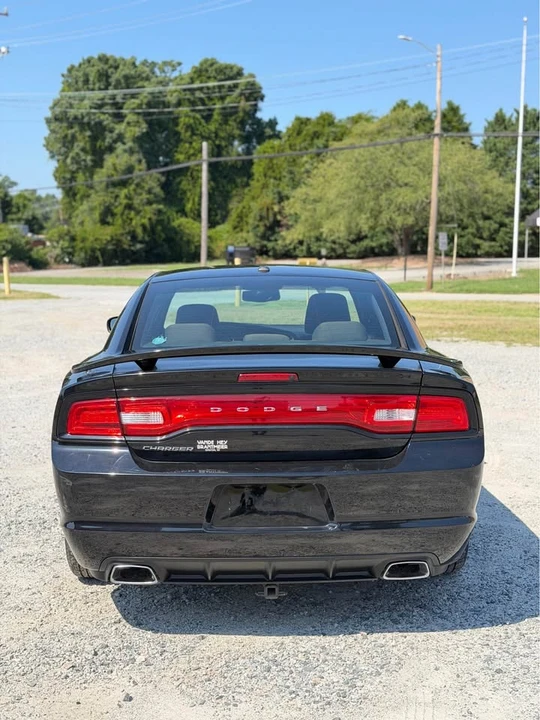 2012 Dodge Charger 7th Gen - Image 11 of 19