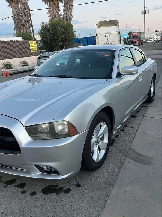 2012 Dodge Charger 7th Gen - Image 13 of 18