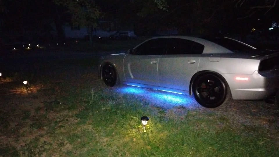 2012 Dodge Charger 7th Gen - Image 9 of 11