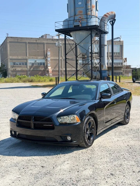 2012 Dodge Charger 7th Gen - Image 3 of 19