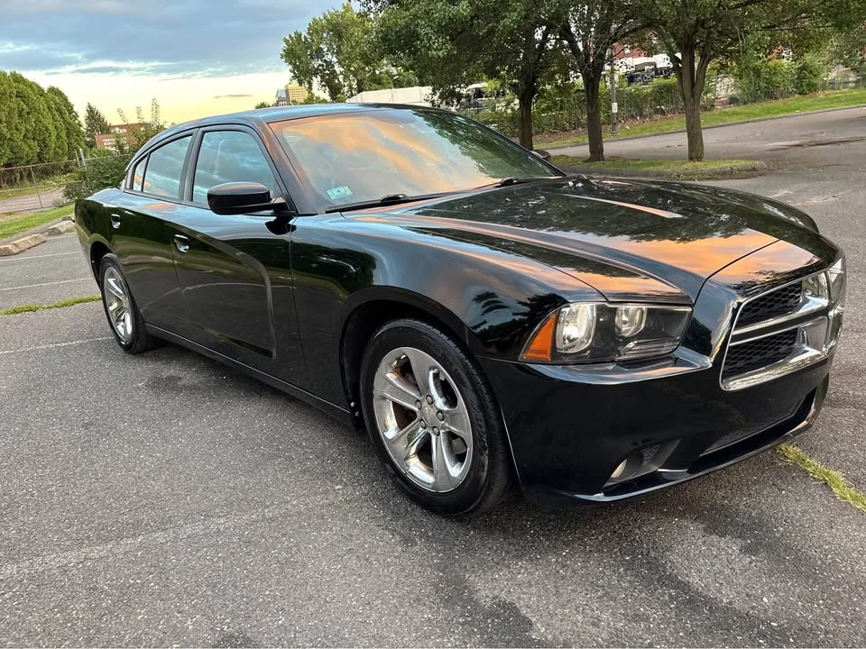 2012 Dodge Charger 7th Gen - Image 4 of 16