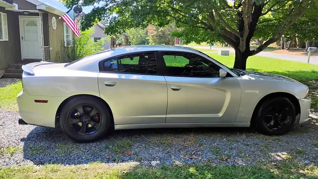2012 Dodge Charger SE Sedan 4D