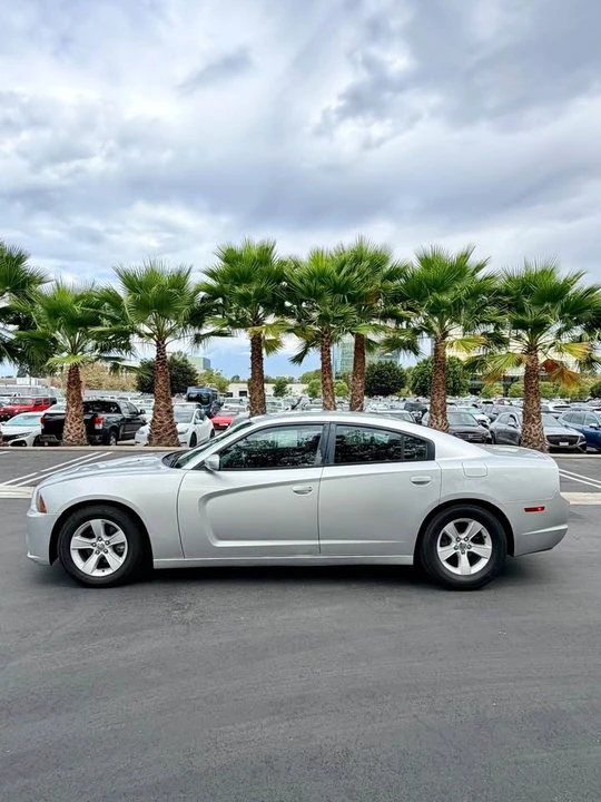 2012 Dodge Charger 7th Gen - Image 9 of 13
