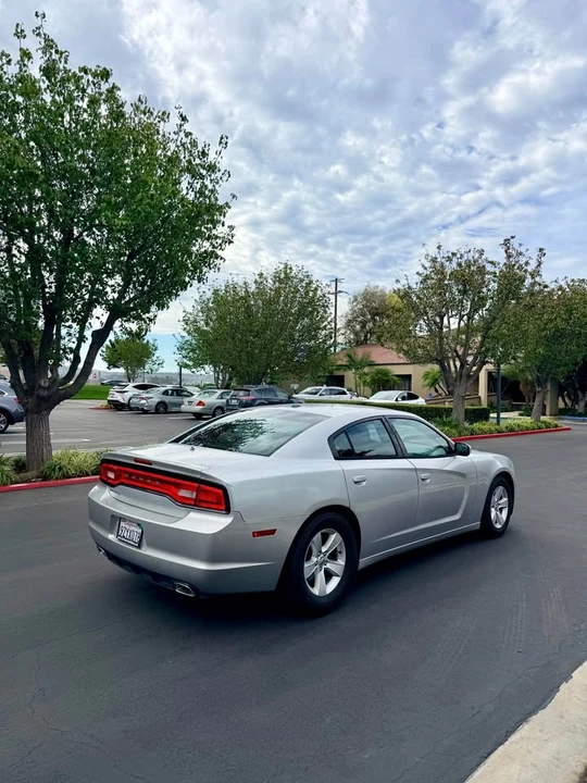 2012 Dodge Charger 7th Gen - Image 5 of 13