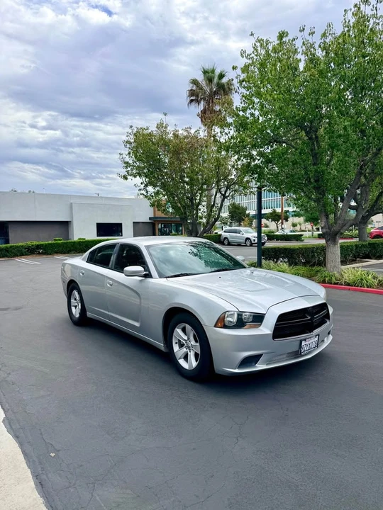 2012 Dodge Charger 7th Gen - Image 4 of 13