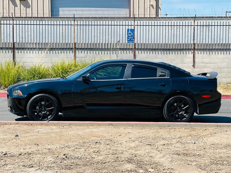 2012 Dodge Charger 7th Gen - Image 2 of 14