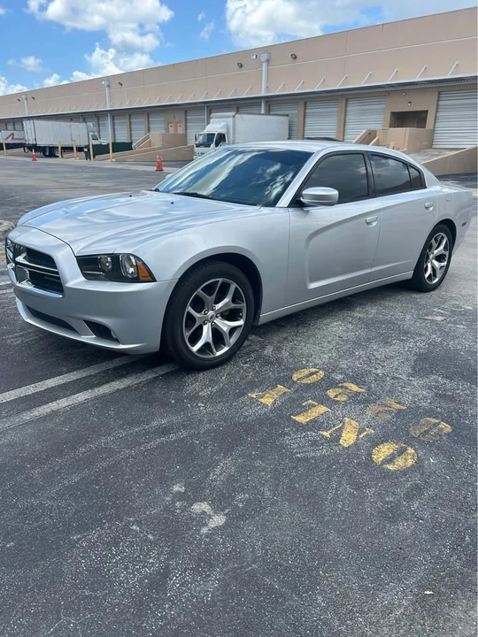 2012 Dodge Charger 7th Gen - Image 7 of 9