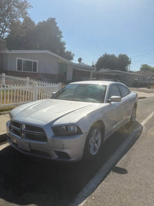 2012 Dodge Charger 7th Gen - Image 2 of 7