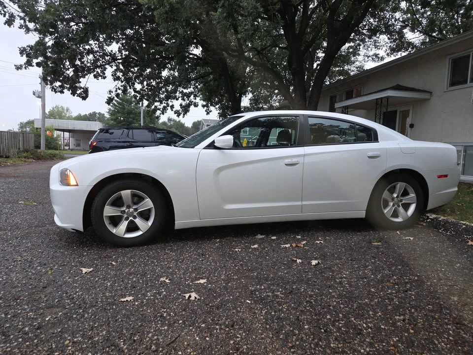 2012 Dodge Charger 7th Gen - Image 2 of 7
