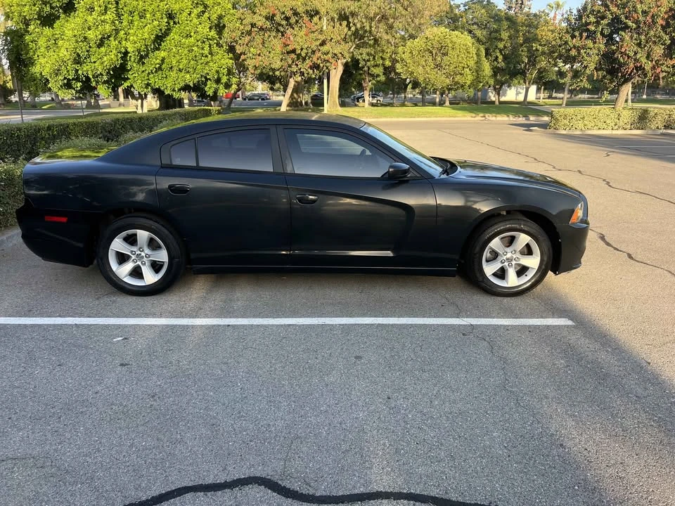 2012 Dodge Charger 7th Gen - Image 2 of 12