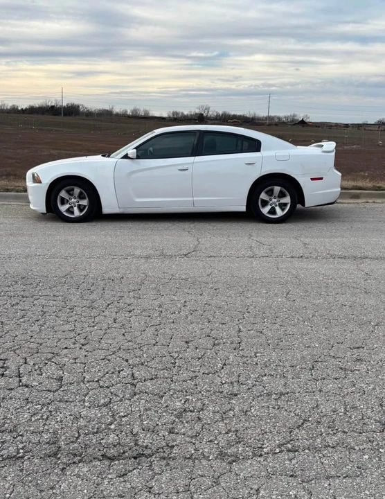 2012 Dodge Charger 7th Gen - Image 6 of 10