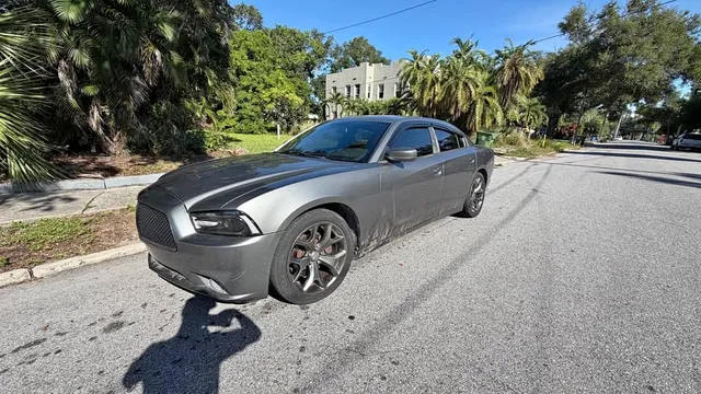 2012 Dodge Charger SE Sedan 4D