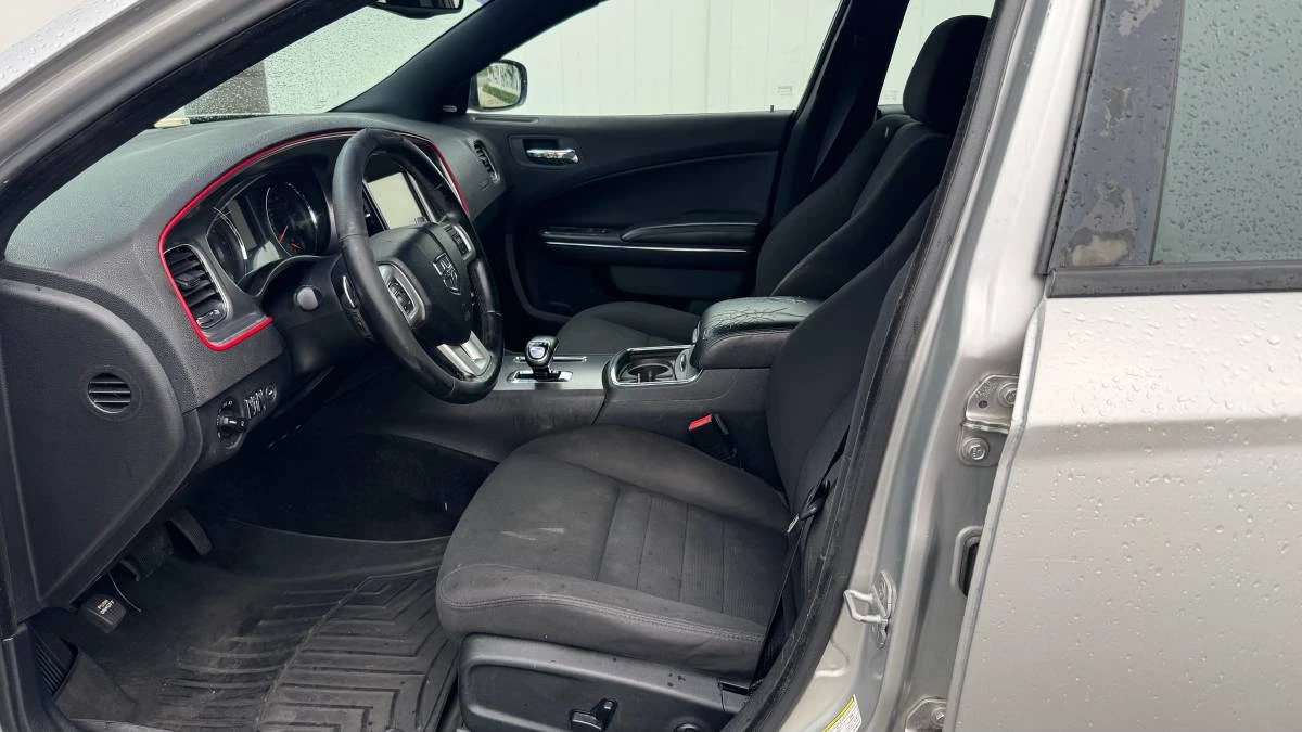 2012 Dodge Charger 7th Gen - Image 9 of 15