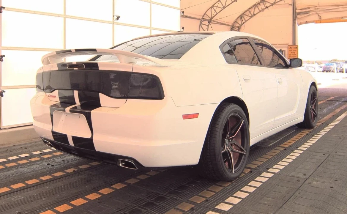 2012 Dodge Charger 6th Gen - Image 4 of 9