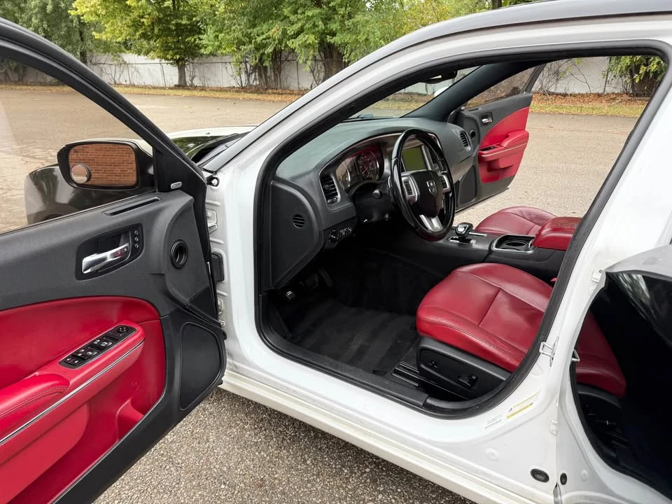 2012 Dodge Charger 7th Gen - Image 4 of 19