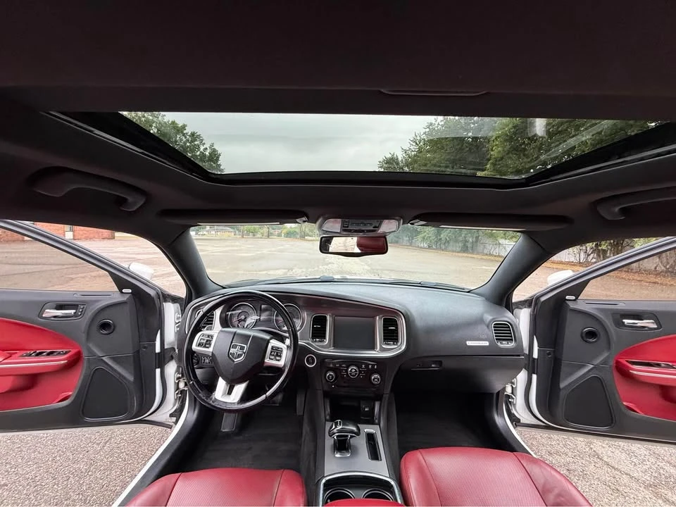2012 Dodge Charger 7th Gen - Image 17 of 19