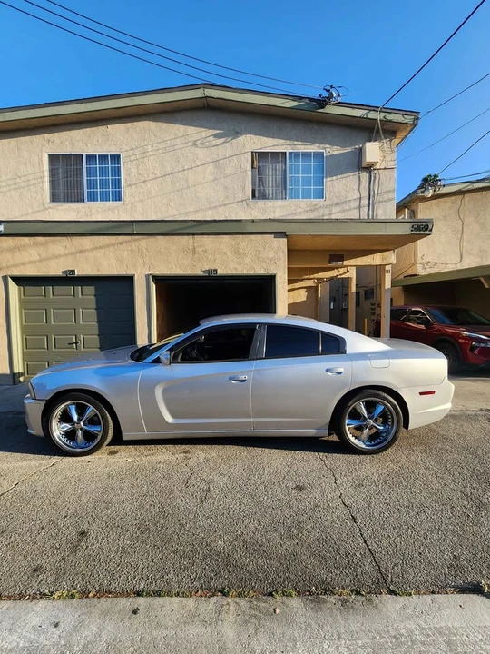 2012 Dodge Charger 7th Gen - Image 4 of 13