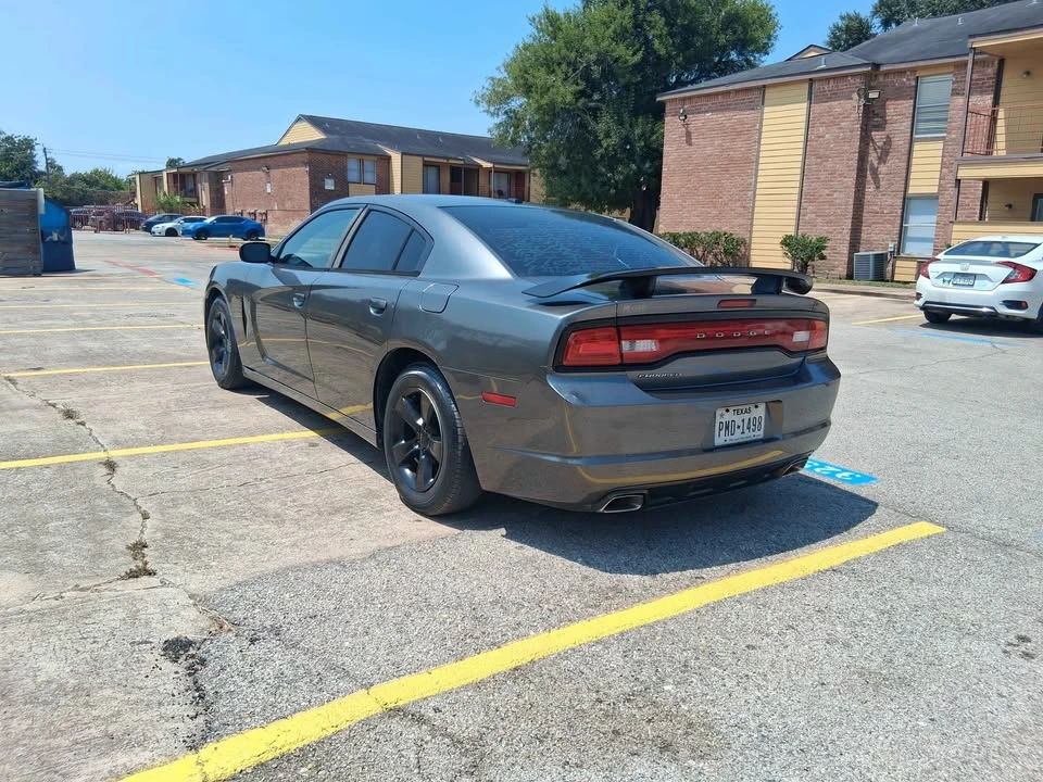 2012 Dodge Charger 7th Gen - Image 2 of 11