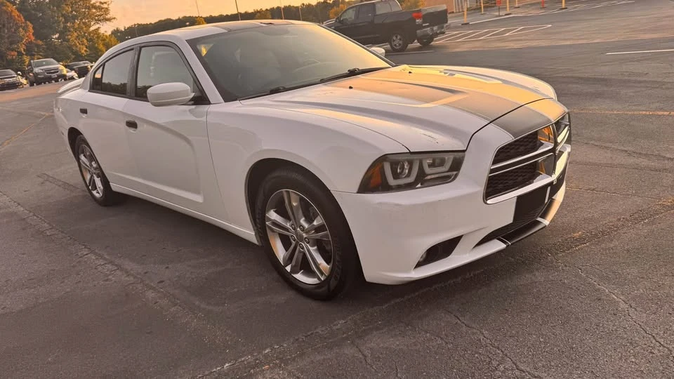 2012 Dodge Charger 7th Gen - Image 4 of 16