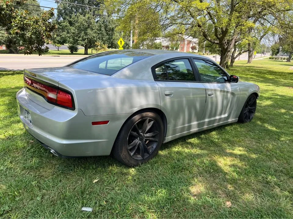 2012 Dodge Charger 7th Gen - Image 6 of 9