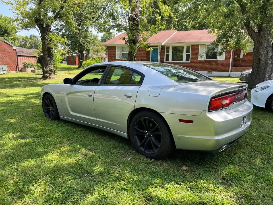 2012 Dodge Charger 7th Gen - Image 7 of 9