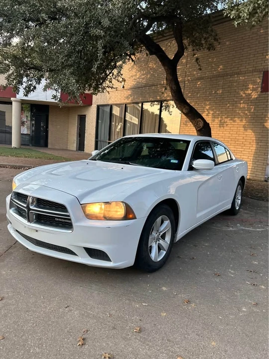 2012 Dodge Charger 7th Gen - Image 2 of 6