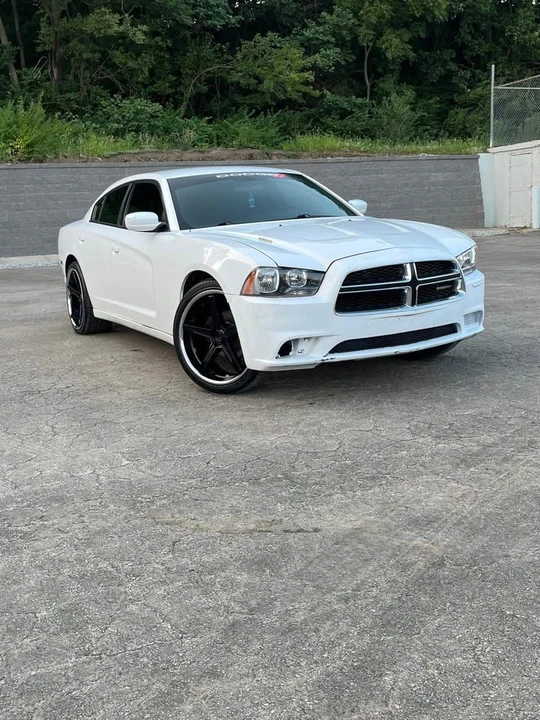 2012 Dodge Charger 7th Gen - Image 2 of 8