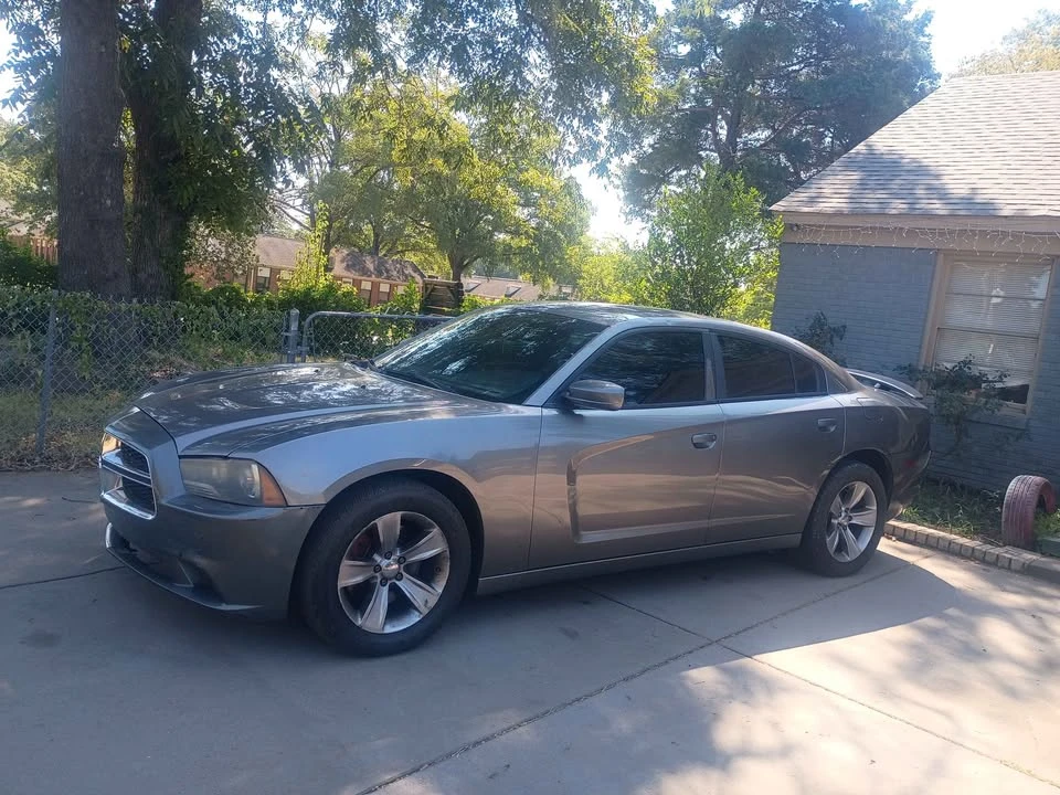 2012 Dodge Charger 7th Gen - Image 2 of 5
