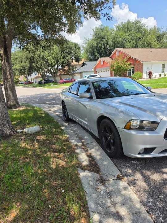 2012 Dodge Charger 7th Gen - Image 2 of 10