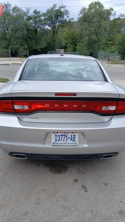 2012 Dodge Charger 7th Gen - Image 4 of 15