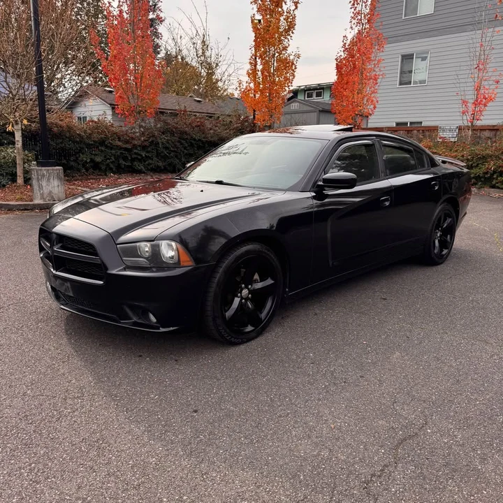 2012 Dodge Charger 7th Gen - Image 2 of 12