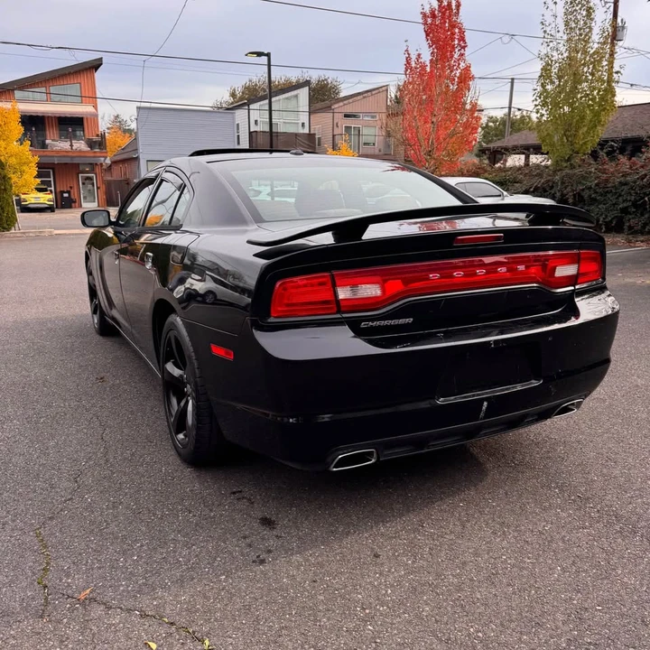 2012 Dodge Charger 7th Gen - Image 4 of 12