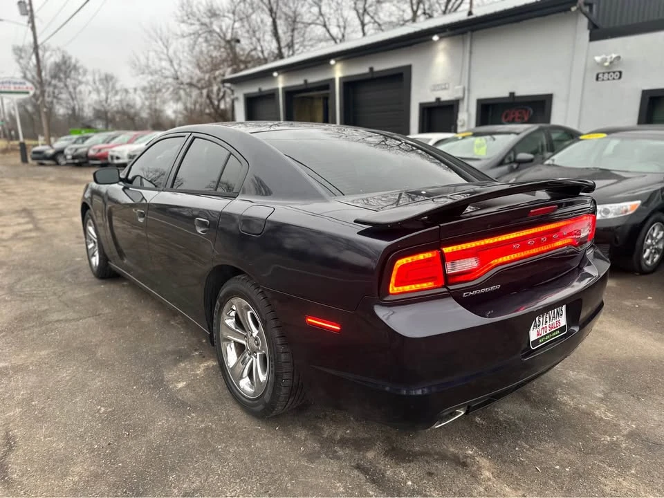 2012 Dodge Charger 7th Gen - Image 4 of 16