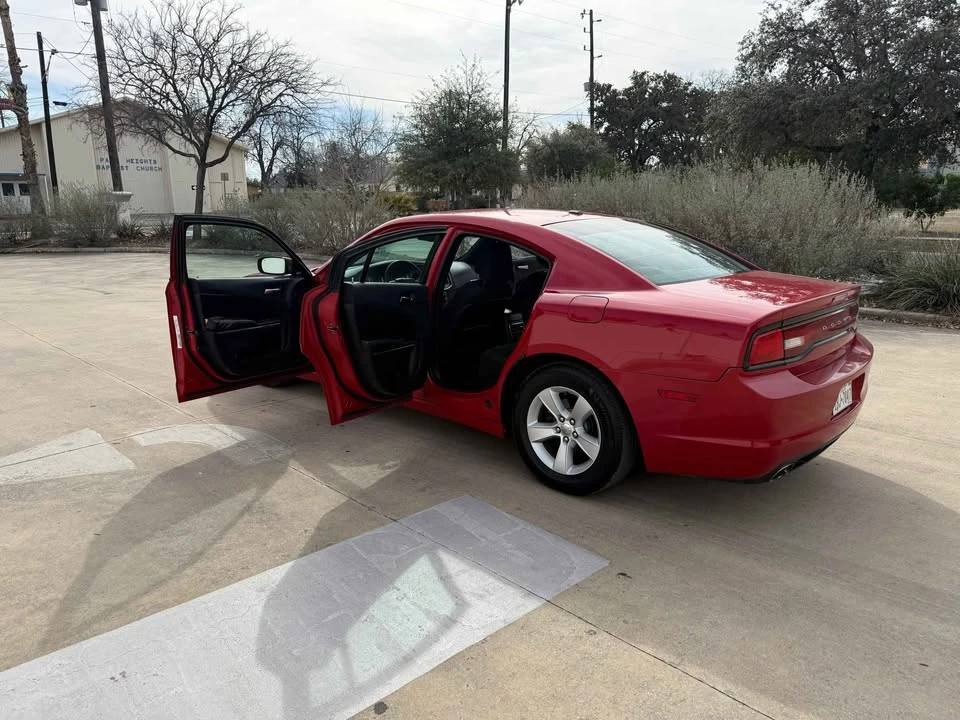 2012 Dodge Charger 7th Gen - Image 5 of 19
