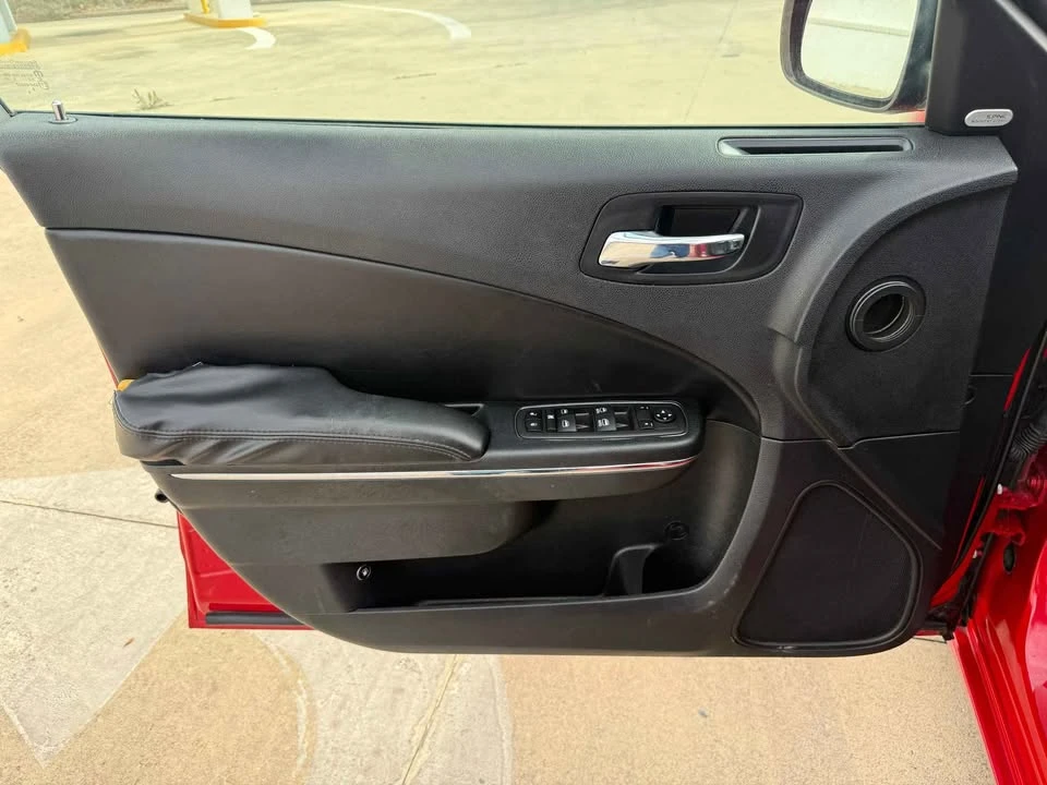 2012 Dodge Charger 7th Gen - Image 17 of 19
