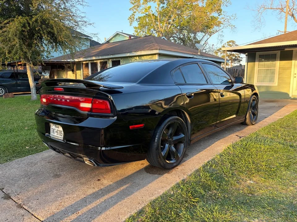 2012 Dodge Charger 7th Gen - Image 5 of 9