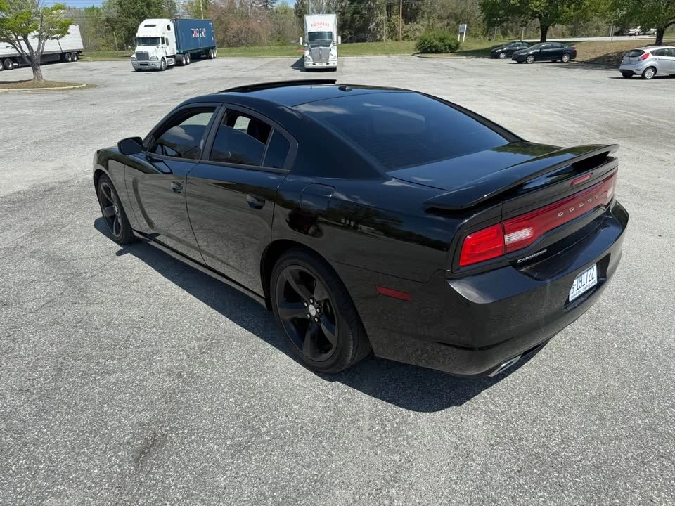 2012 Dodge Charger 7th Gen - Image 9 of 13