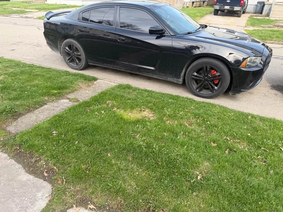 2012 Dodge Charger 7th Gen - Image 2 of 8