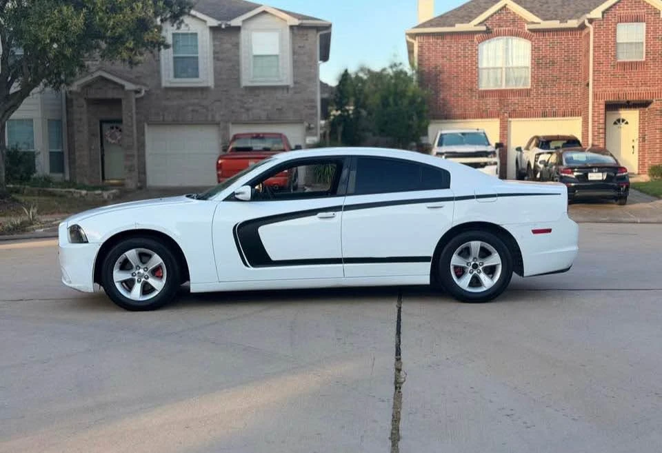 2012 Dodge Charger 7th Gen - Image 5 of 9