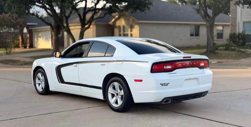 2012 Dodge Charger 7th Gen - Image 4 of 9
