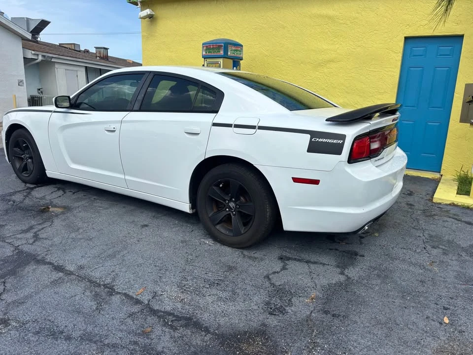 2012 Dodge Charger 7th Gen - Image 5 of 8