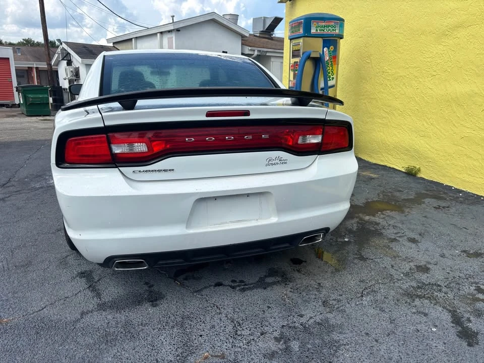 2012 Dodge Charger 7th Gen - Image 6 of 8