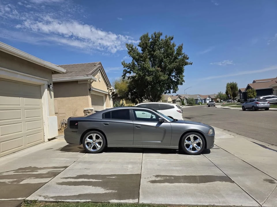 2012 Dodge Charger 7th Gen - Image 4 of 15