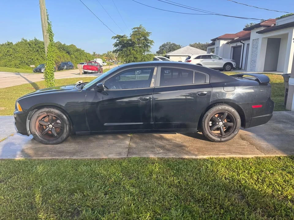 2012 Dodge Charger 7th Gen - Image 3 of 10