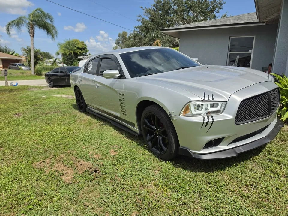 2012 Dodge Charger 7th Gen - Image 5 of 10