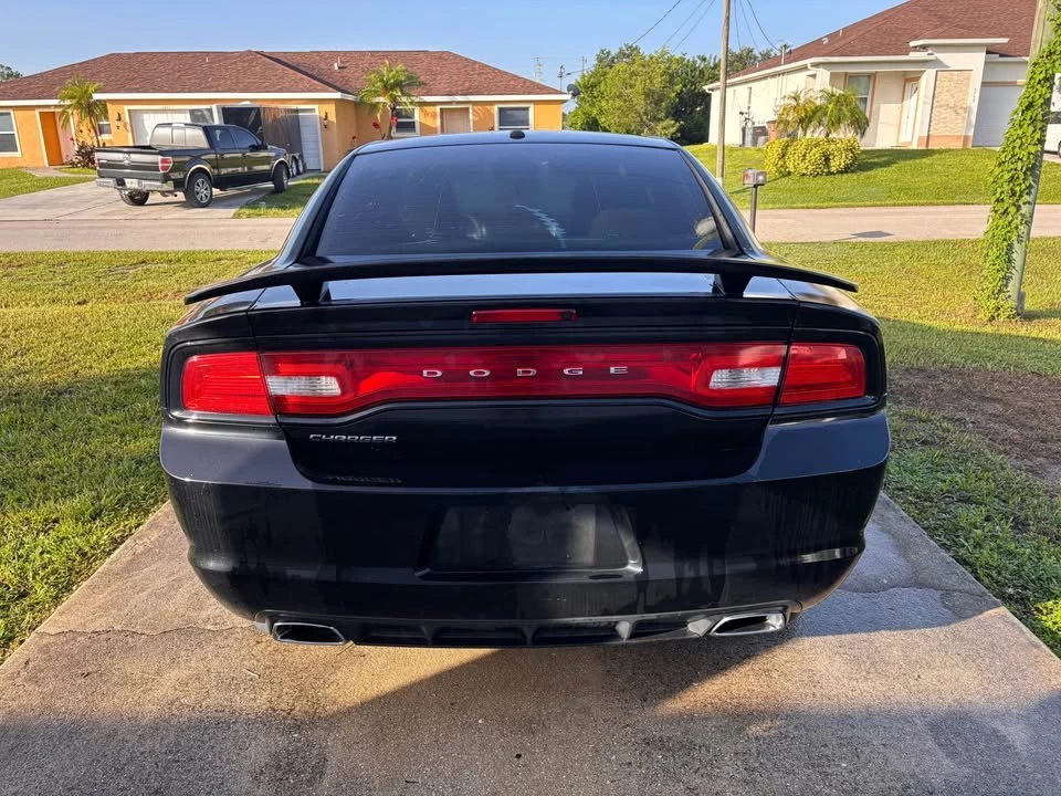 2012 Dodge Charger 7th Gen - Image 5 of 10